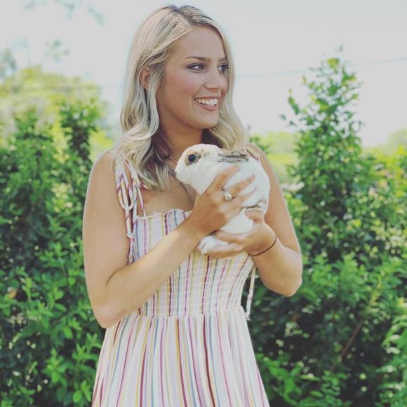 Meet your Posher, Nadine - Picture 1 of 1